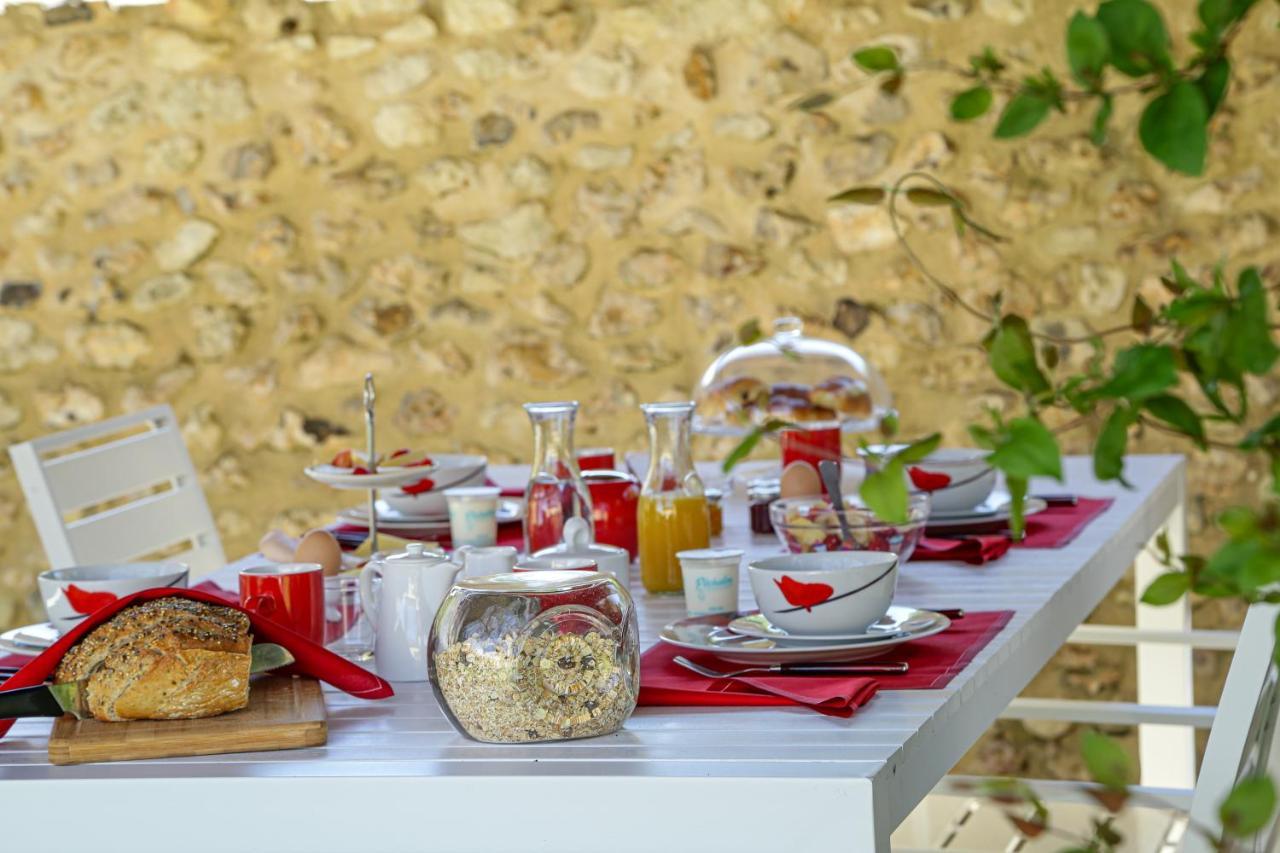 Domaine Du Bourg Salon Bed & Breakfast Exterior foto